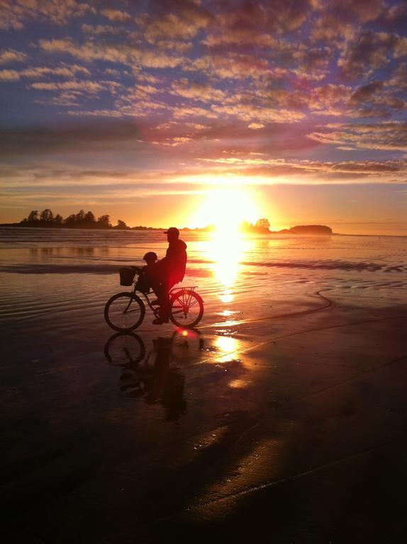Black Bear Guesthouse Tofino Esterno foto