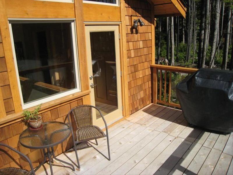 Black Bear Guesthouse Tofino Esterno foto